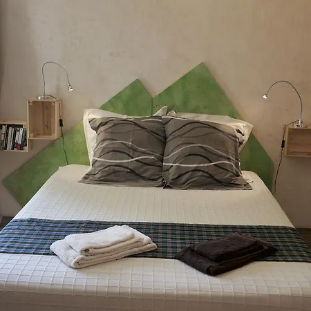 D'hotes La Bichette Bed & Breakfast